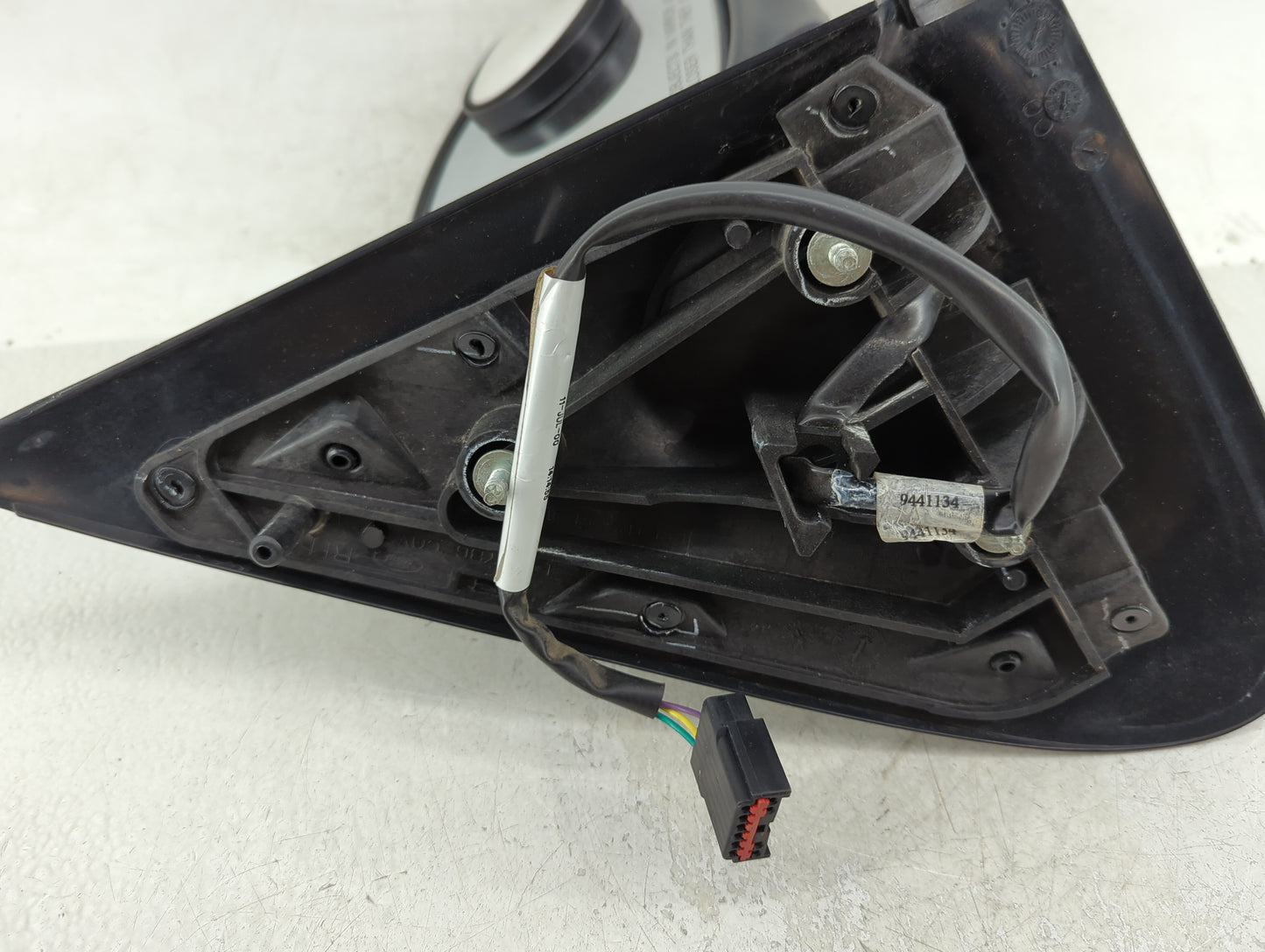 1998-2002 Ford Expedition Passenger Right Side View Manual Door Mirror - Oemusedautoparts1.com