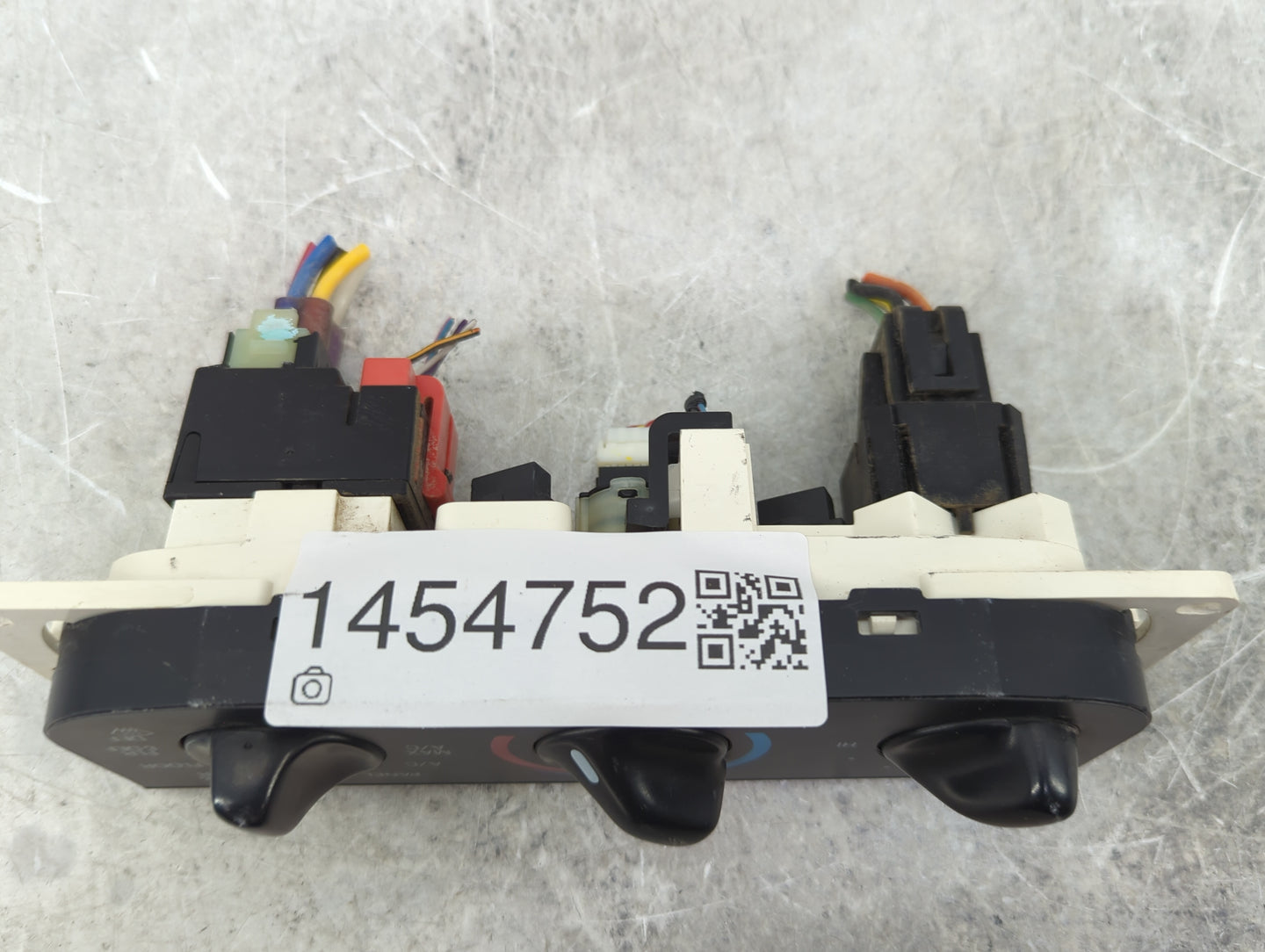 1999-2002 Ford Expedition Climate Control Module Temperature AC/Heater Replacement P/N:XL3H-19E764-AA Fits OEM Used Auto Par