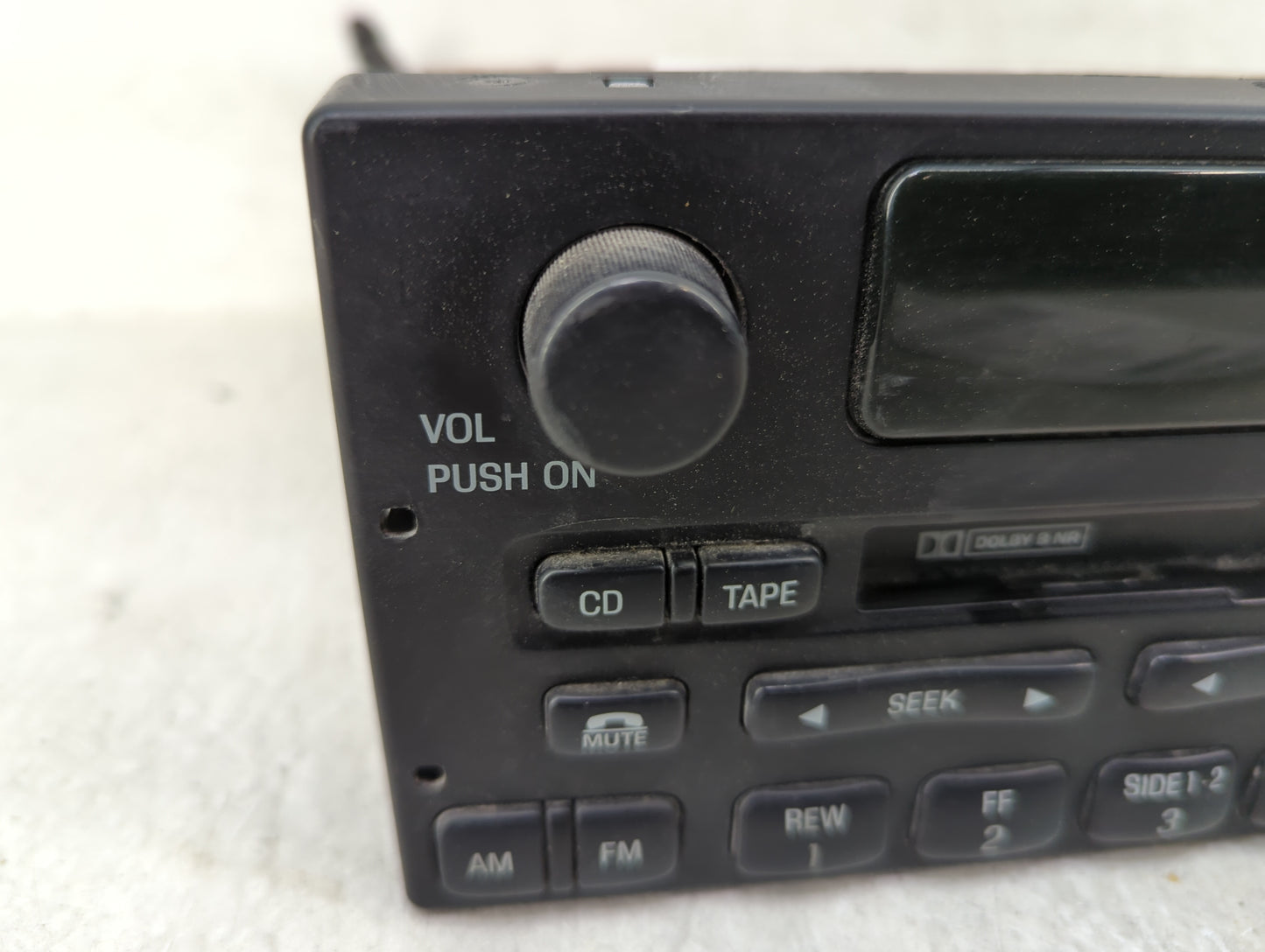 2000 Ford Expedition Radio AM FM Cd Player Receiver Replacement P/N:YL1F-18C870-GA 28116-2000-01, F80F-19A028- Fits OEM Used