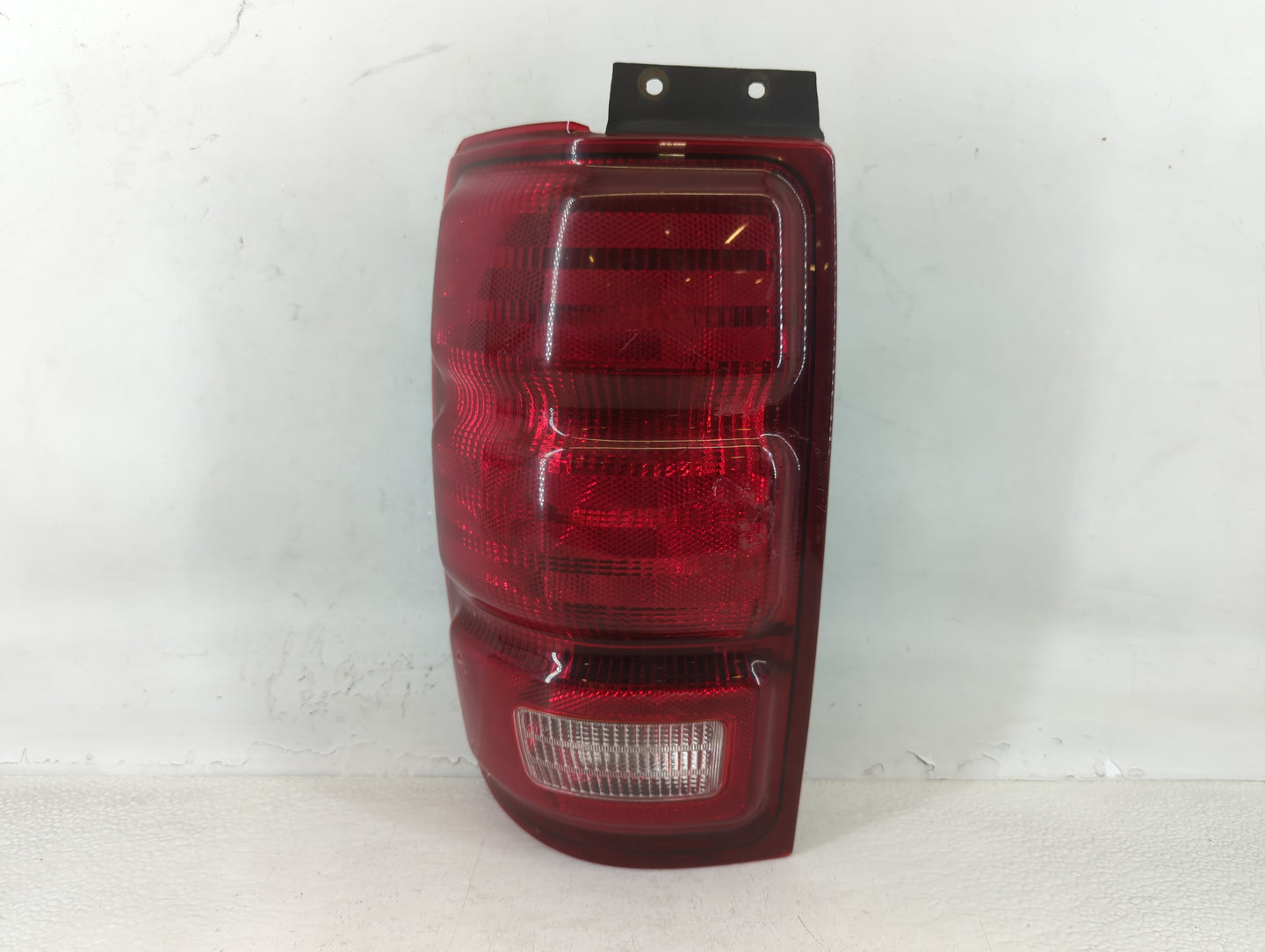 1997-2002 Ford Expedition Tail Light Assembly Driver Left OEM P/N:1L1X-13B505-A Fits Fits 1997 1998 1999 2000 2001 2002 OEM 