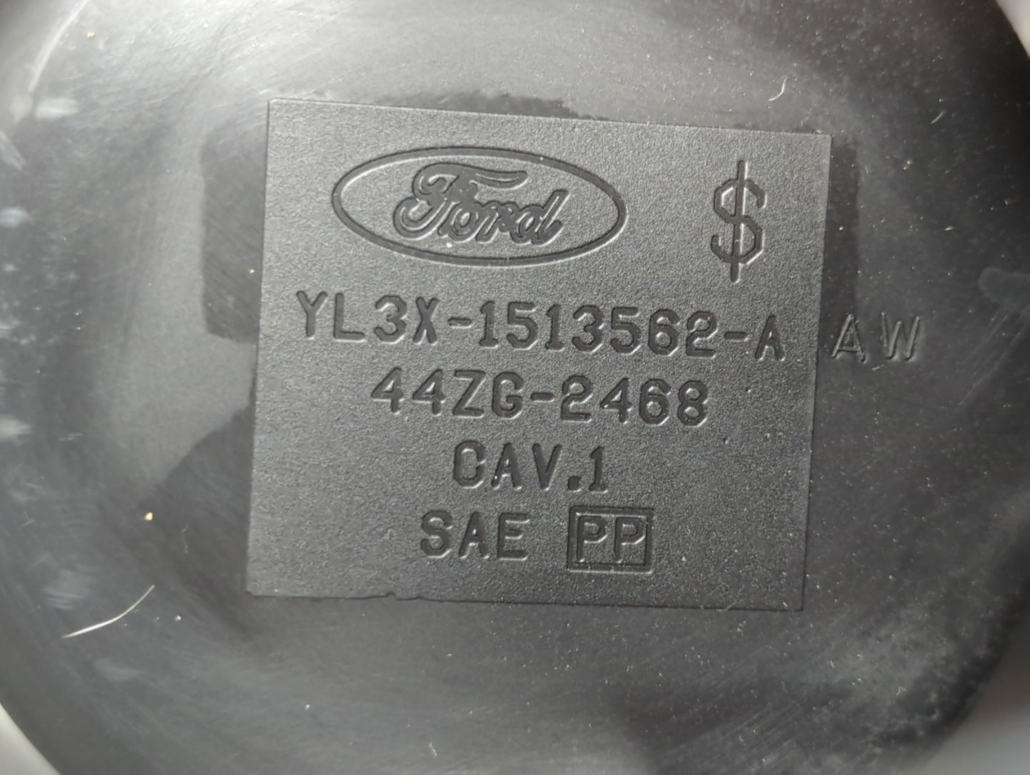 2000-2000 Ford F-150 Overhead Roof Console Interior Dome Light Dark Grey - Oemusedautoparts1.com