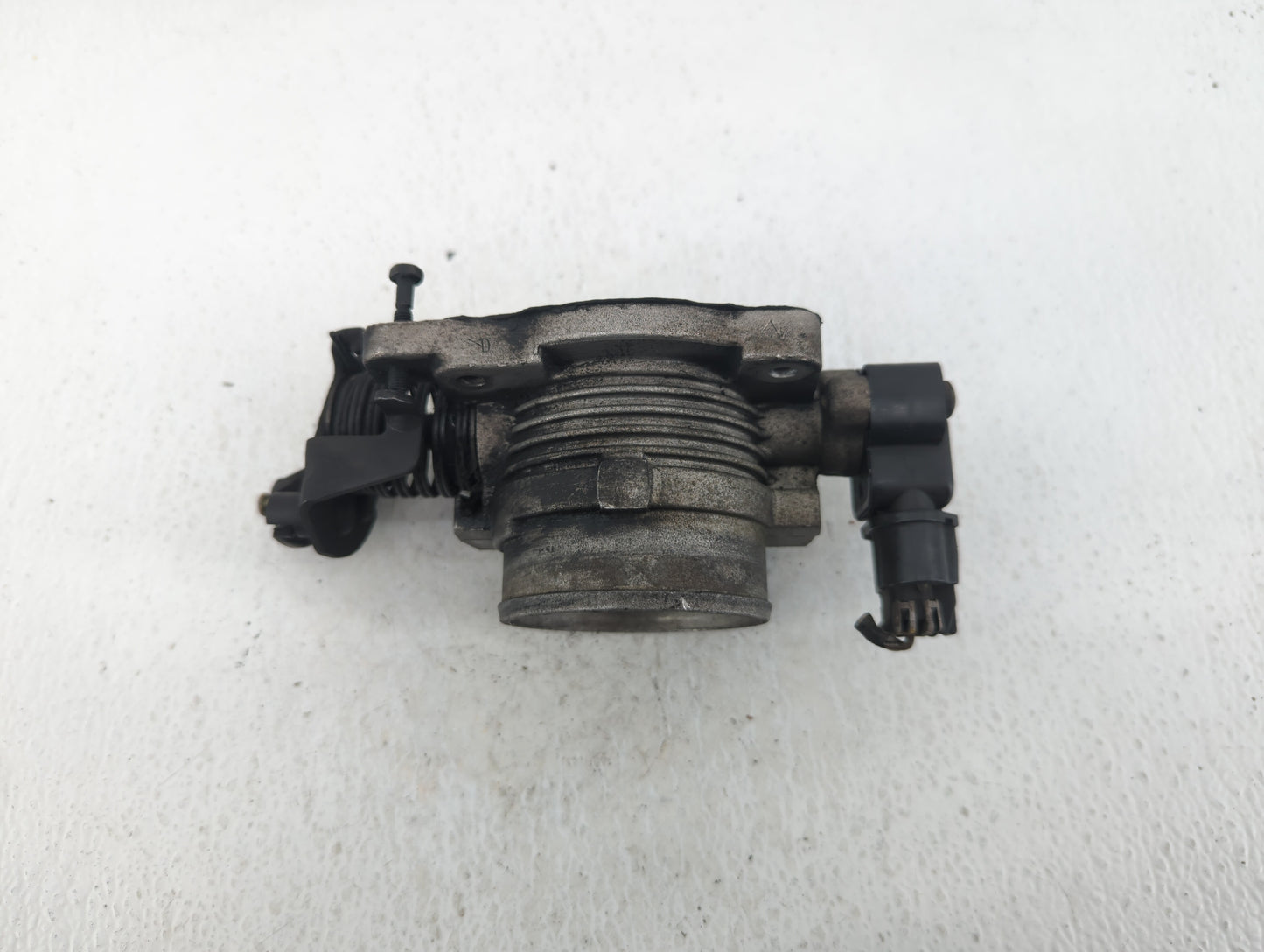 1999-2000 Ford F-150 Throttle Body P/N:F4SF 9B989 AA Fits Fits 1999 2000 OEM Used Auto Parts - Oemusedautoparts1.com
