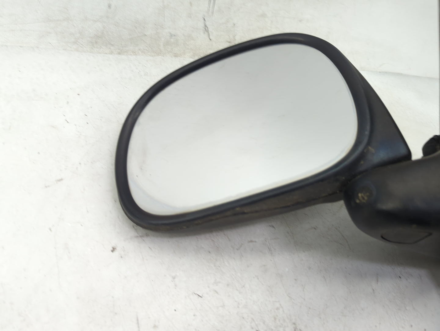 1998-2004 Ford F-150 Driver Side View Mirror - Left Door Mirror OEM Used - Oemusedautoparts1.com