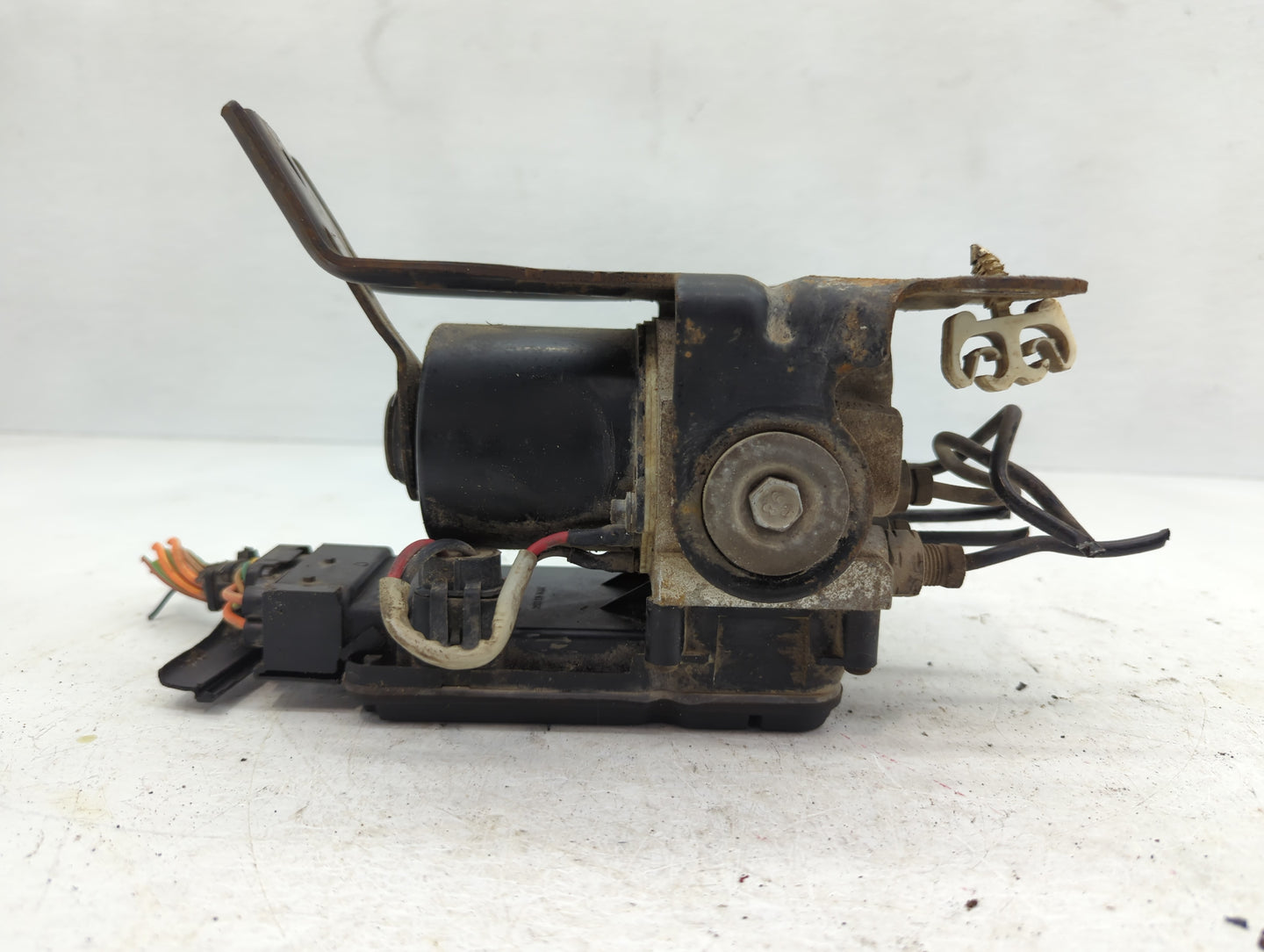 1999-2001 Ford F-150 ABS Pump Control Module Replacement Fits Fits 1999 2000 2001 OEM Used Auto Parts - Oemusedautoparts1.co