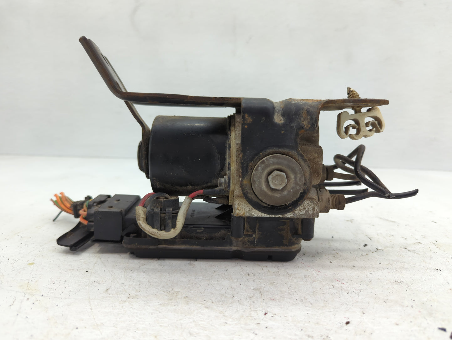 1999-2001 Ford F-150 ABS Pump Control Module Replacement Fits Fits 1999 2000 2001 OEM Used Auto Parts - Oemusedautoparts1.co