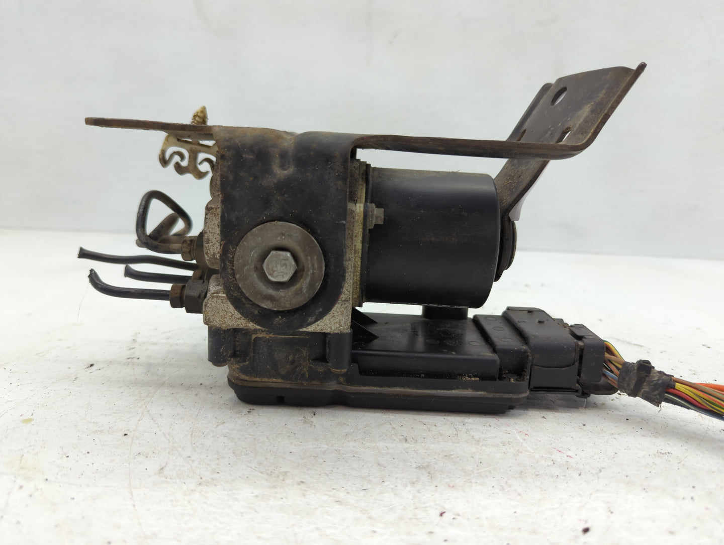 1999-2001 Ford F-150 ABS Pump Control Module Replacement Fits Fits 1999 2000 2001 OEM Used Auto Parts - Oemusedautoparts1.co