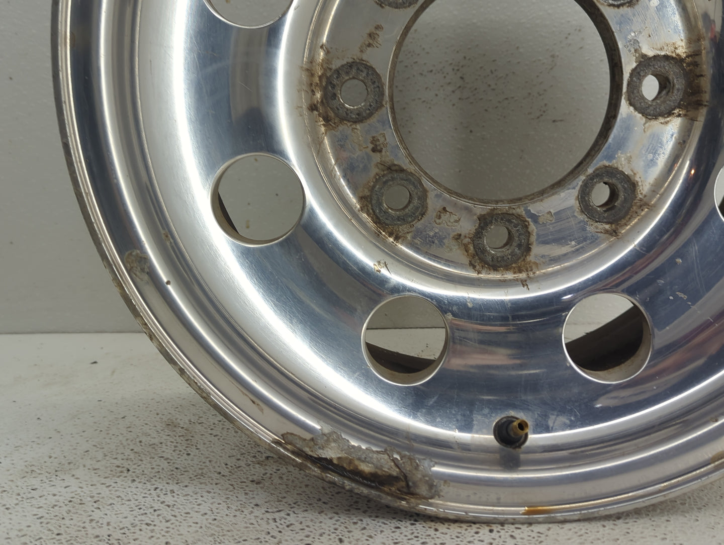 1999-2000 Ford F-250 Super Duty Oem Wheel Rim - Oemusedautoparts1.com