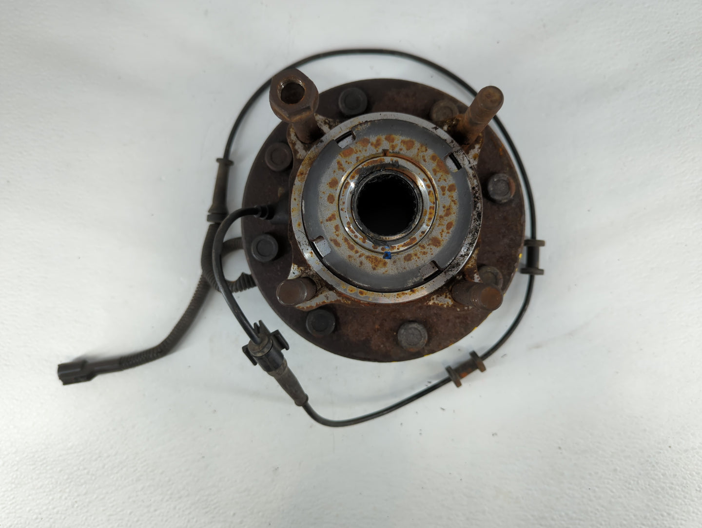 1999-2002 Ford F-350 Super Duty Driver Front Wheel Hub Oem - Oemusedautoparts1.com