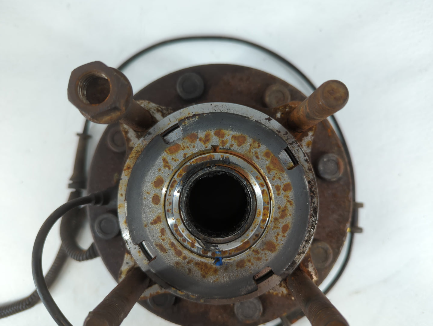 1999-2002 Ford F-350 Super Duty Driver Front Wheel Hub Oem - Oemusedautoparts1.com