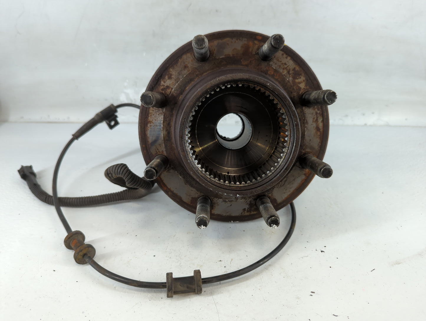 1999-2002 Ford F-350 Super Duty Driver Front Wheel Hub Oem - Oemusedautoparts1.com
