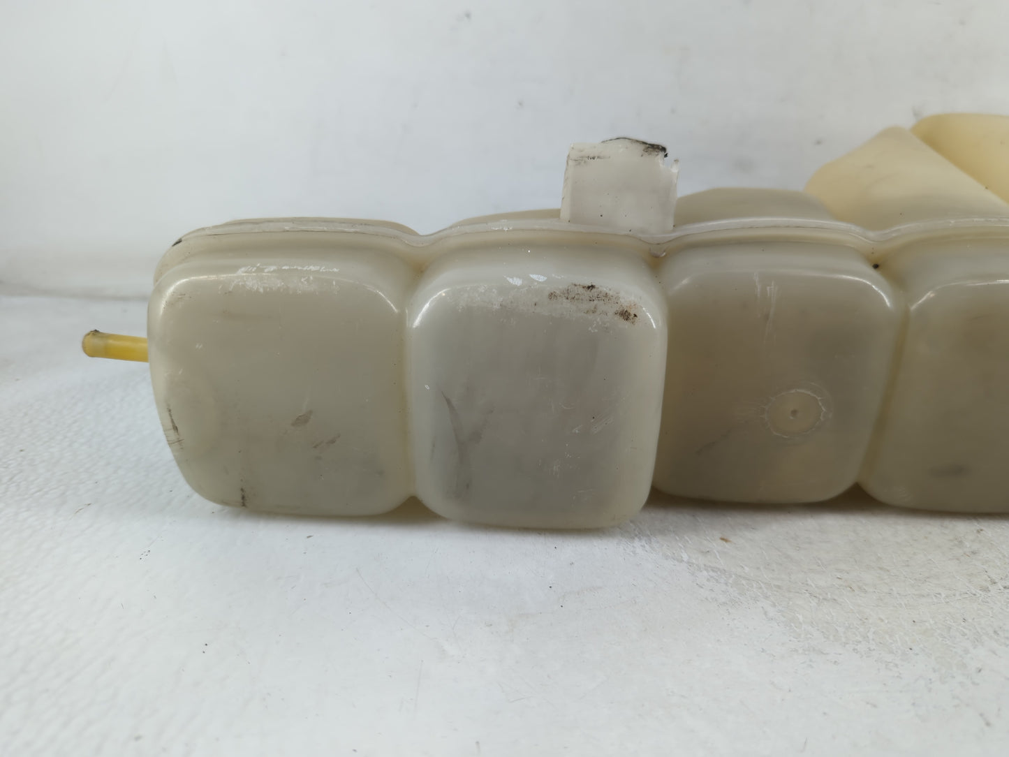 1999 F-350 Super Duty Radiator Coolant Overflow Expansion Tank Bottle - Oemusedautoparts1.com