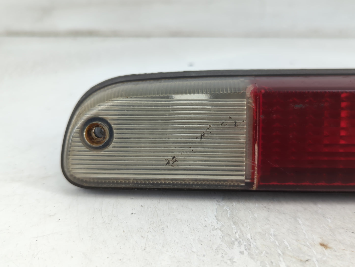 2000 Ford F-350 Super Duty High Mounted Stop Third Brake Light Lamp - Oemusedautoparts1.com