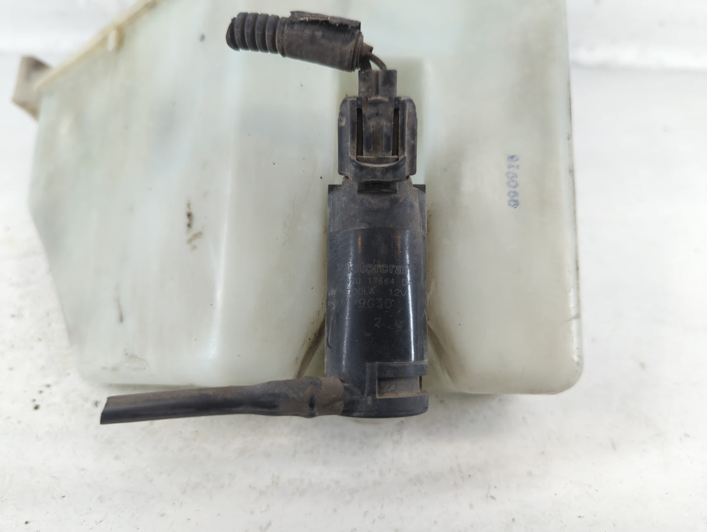 1999 F-350 Super Duty Radiator Coolant Overflow Expansion Tank Bottle - Oemusedautoparts1.com