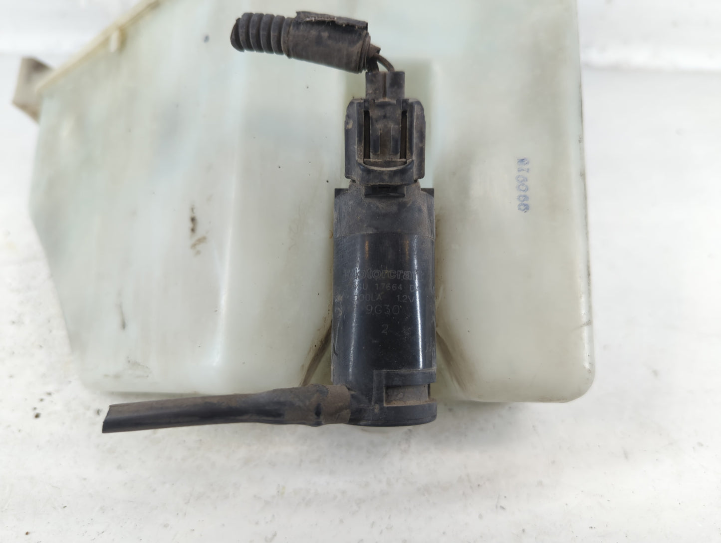 1999 F-350 Super Duty Radiator Coolant Overflow Expansion Tank Bottle - Oemusedautoparts1.com