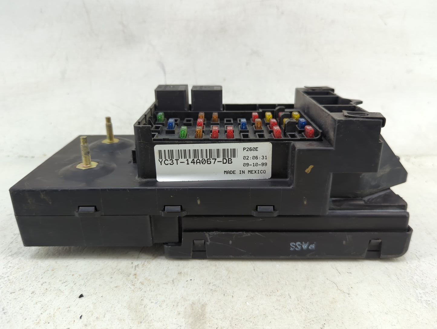 2000 Ford F250sd Fusebox Fuse Box Panel Relay Module P/N:YC3T-14A067-DB F81B-14A067-DL Fits OEM Used Auto Parts - Oemusedaut