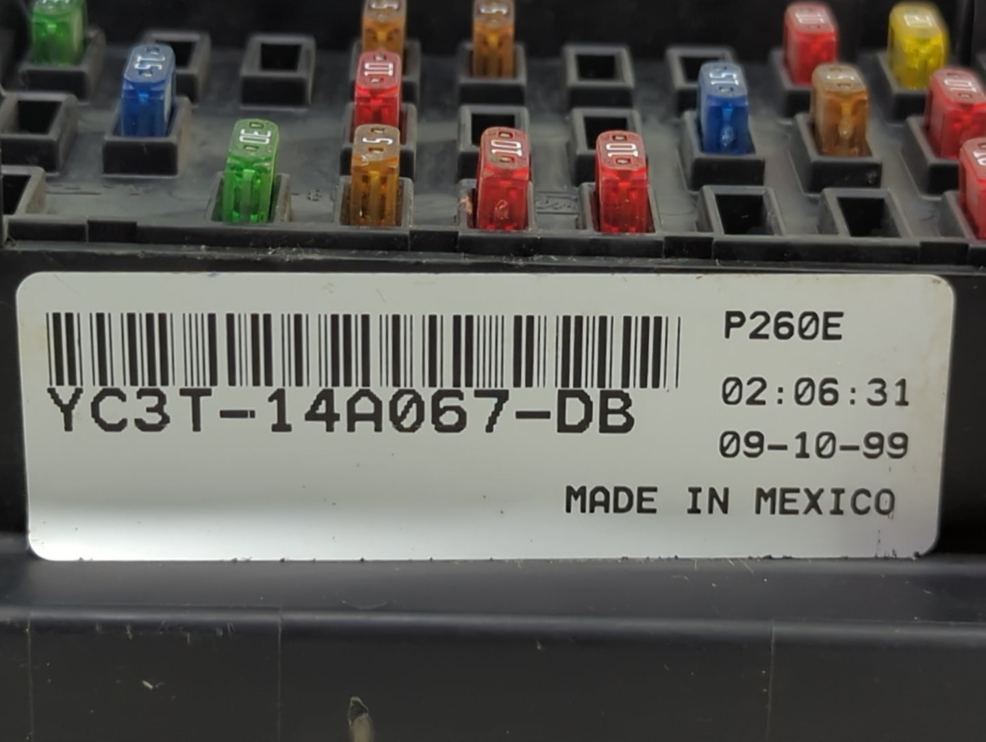 2000 Ford F250sd Fusebox Fuse Box Panel Relay Module P/N:YC3T-14A067-DB F81B-14A067-DL Fits OEM Used Auto Parts - Oemusedaut