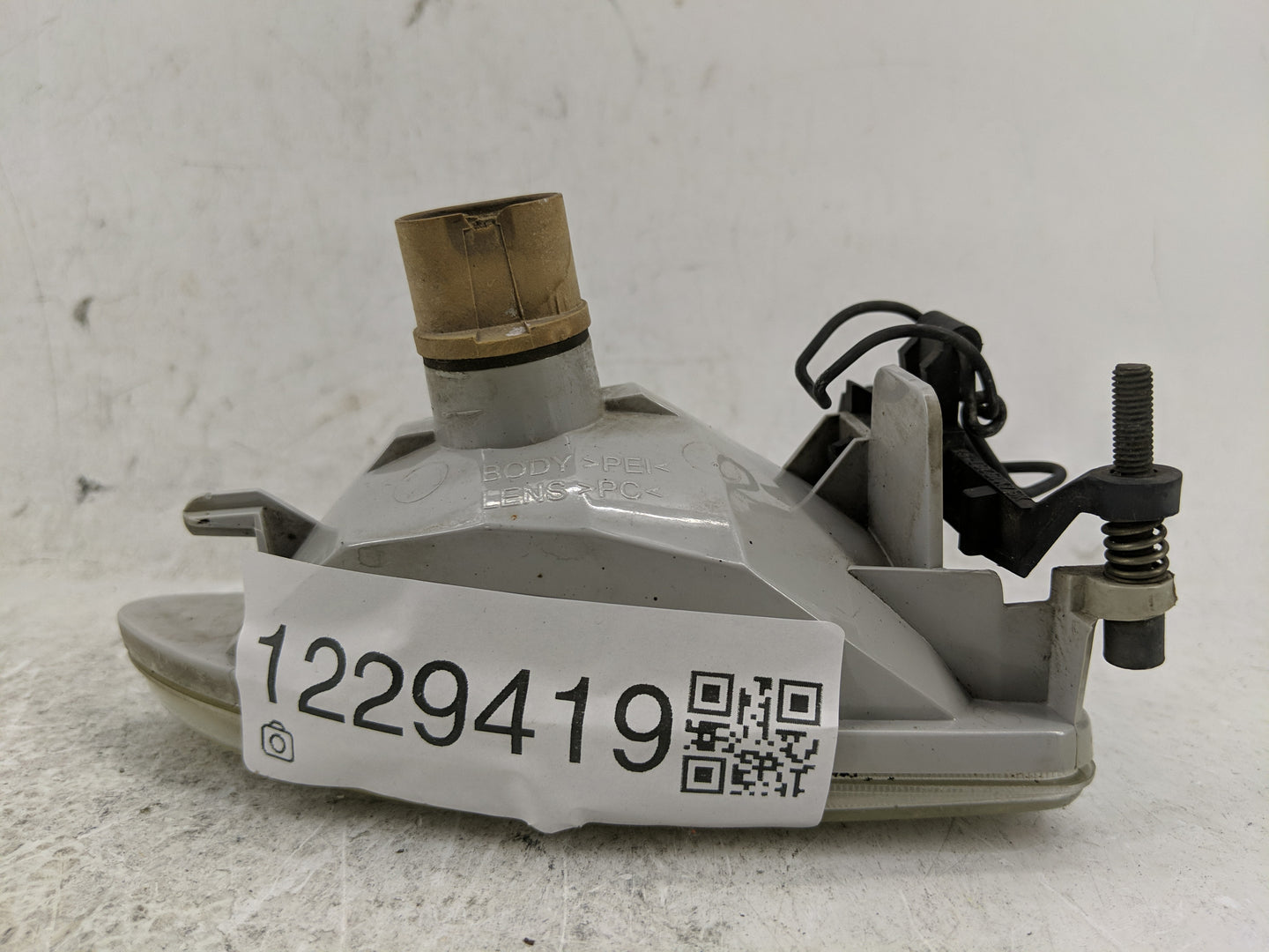 2000-2004 Ford Focus Driver Left Oem Front Light Lamp - Oemusedautoparts1.com