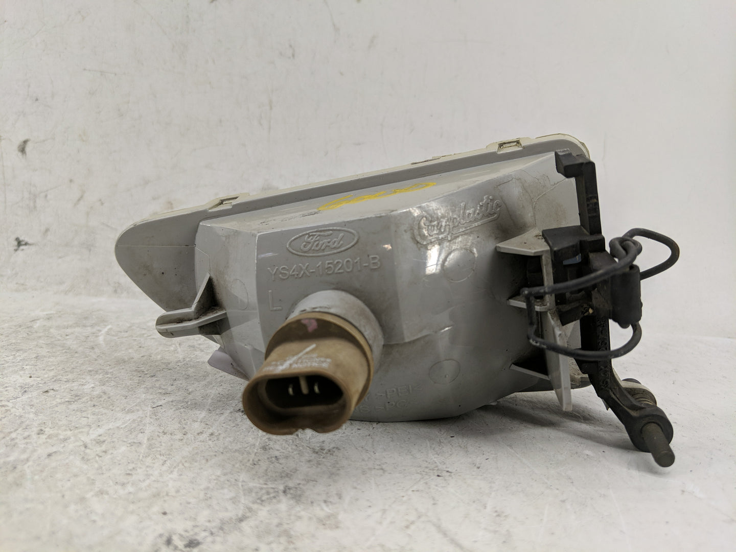 2000-2004 Ford Focus Driver Left Oem Front Light Lamp - Oemusedautoparts1.com