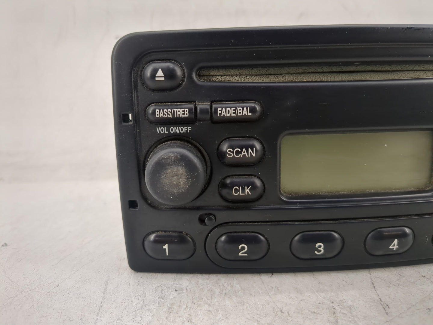 2000 Ford Focus Radio AM FM Cd Player Receiver Replacement Fits OEM Used Auto Parts - Oemusedautoparts1.com