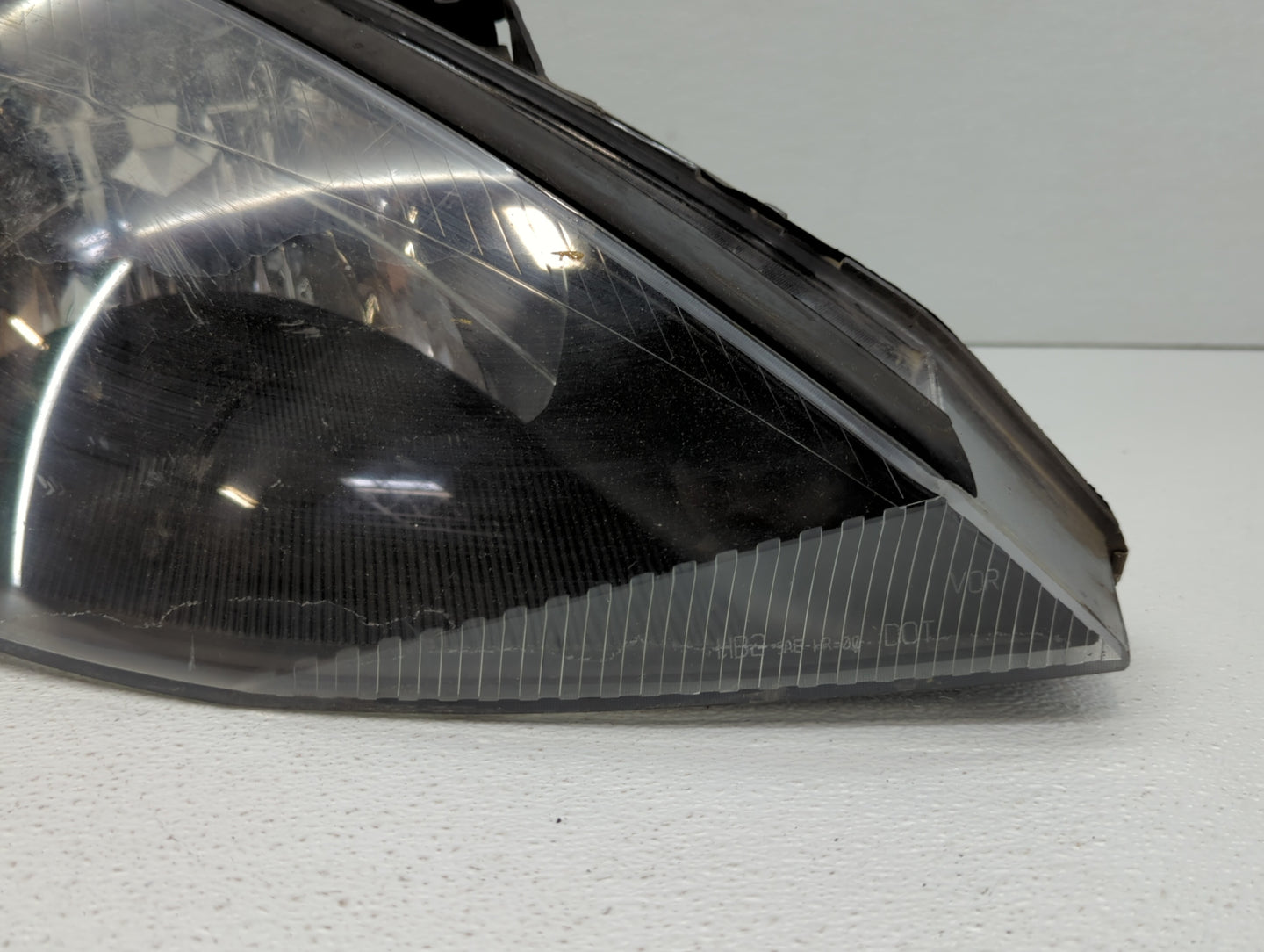 2000-2002 Ford Focus Passenger Right Oem Head Light Headlight Lamp - Oemusedautoparts1.com