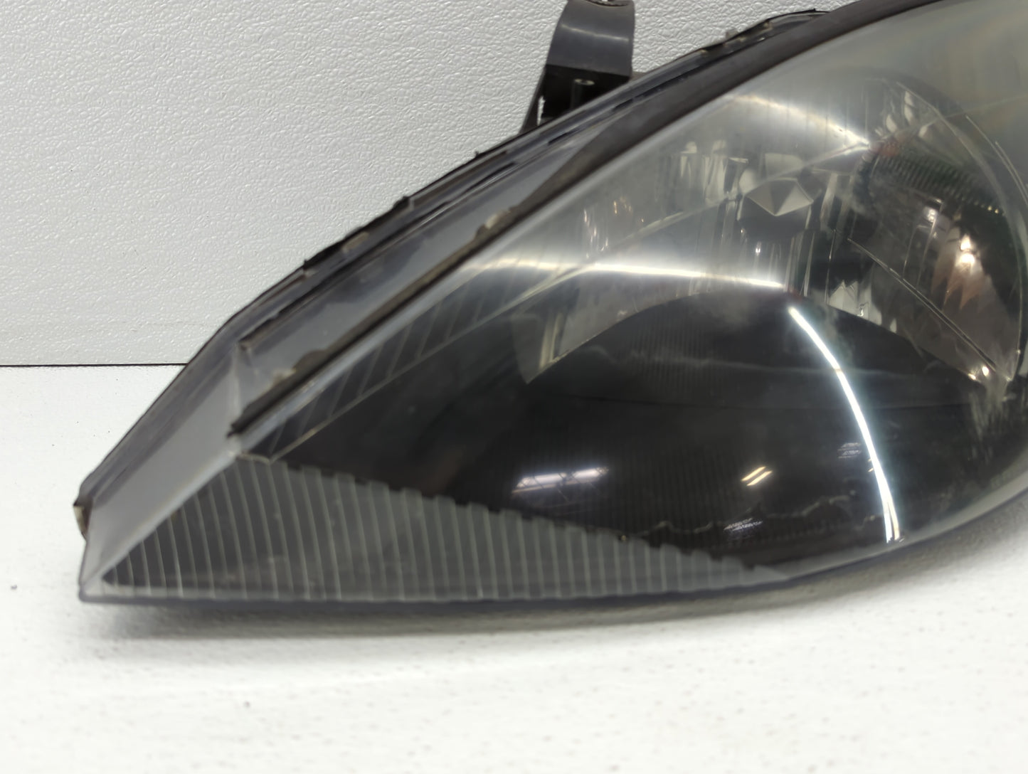 2000-2002 Ford Focus Driver Left Oem Head Light Headlight Lamp - Oemusedautoparts1.com
