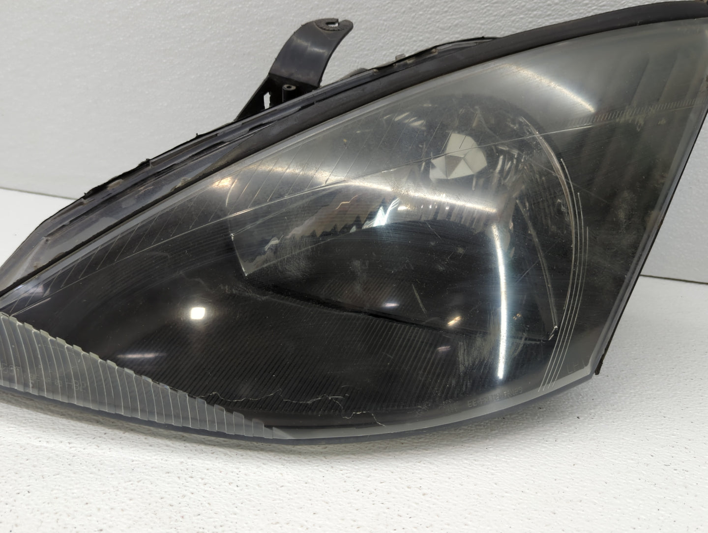 2000-2002 Ford Focus Driver Left Oem Head Light Headlight Lamp - Oemusedautoparts1.com