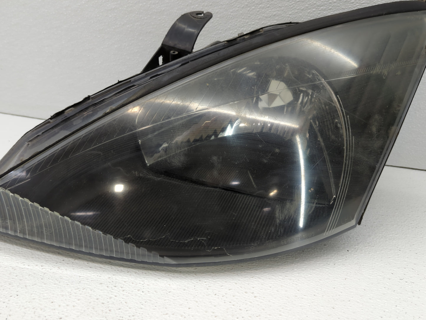 2000-2002 Ford Focus Driver Left Oem Head Light Headlight Lamp - Oemusedautoparts1.com