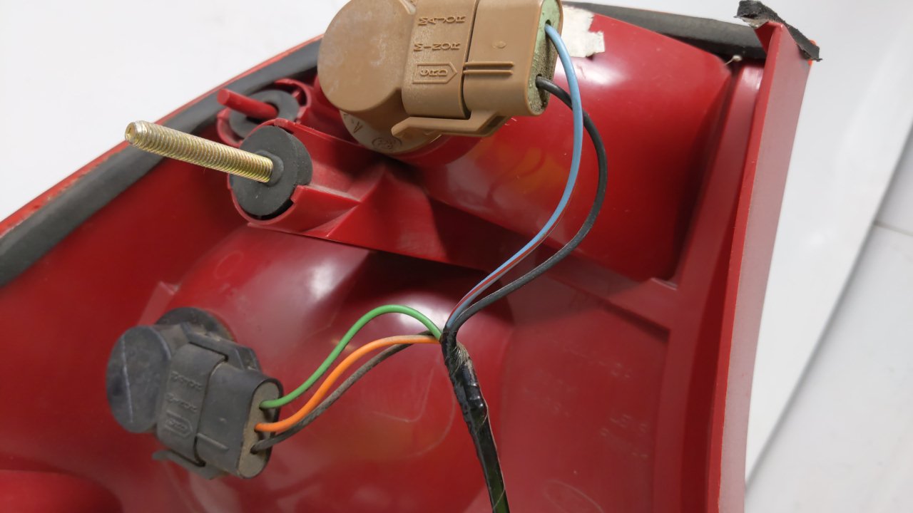 2000 Ford Focus Tail Light Assembly Passenger Right OEM Fits OEM Used Auto Parts - Oemusedautoparts1.com