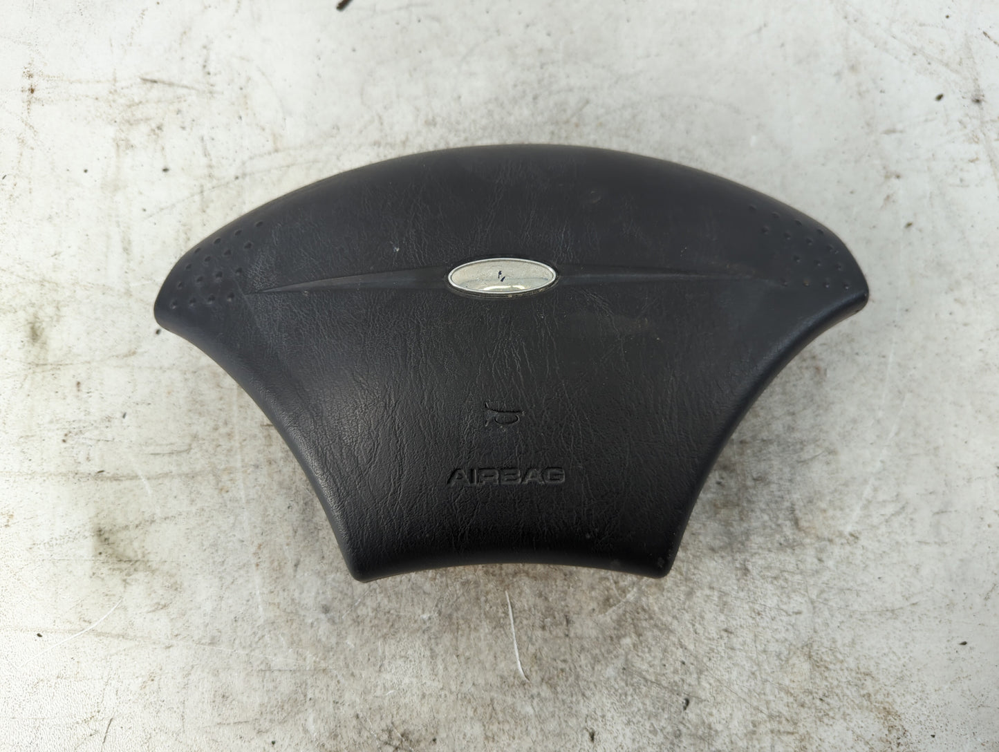 2000-2001 Ford Focus Air Bag Driver Left Steering Wheel Mounted P/N:FBM L7D 54 BPC Fits Fits 2000 2001 OEM Used Auto Parts -