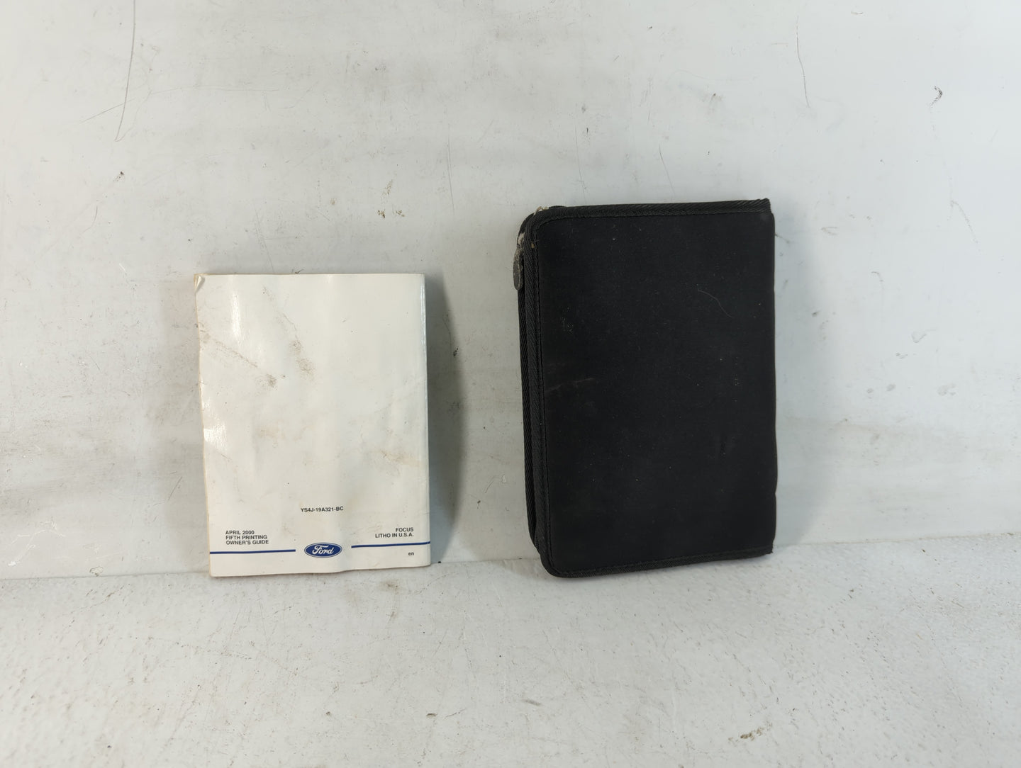 2000 Ford Focus Owners Manual Book Guide P/N:YS4J-19A321-BC OEM Used Auto Parts - Oemusedautoparts1.com