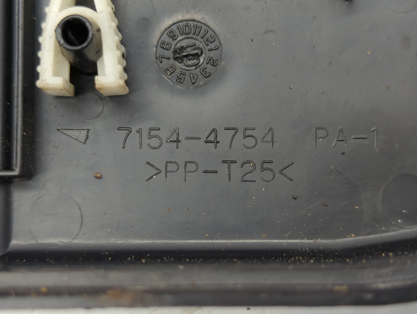 2000 Ford Mondeo Fusebox Fuse Box Panel Relay Module P/N:71544754 7154-4754 Fits OEM Used Auto Parts - Oemusedautoparts1.com