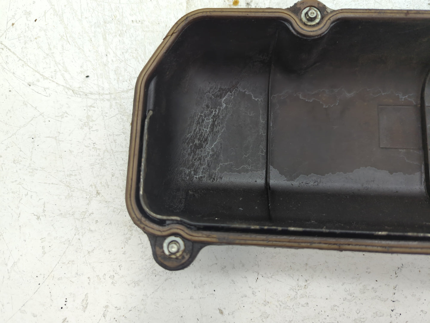 2000 Ford Mustang valve cover Black - Oemusedautoparts1.com