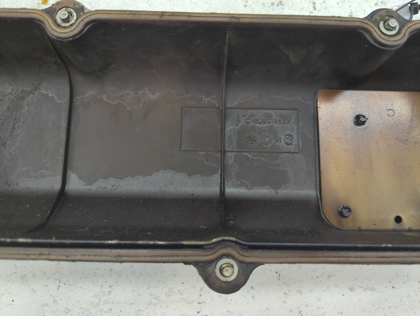 2000 Ford Mustang valve cover Black - Oemusedautoparts1.com