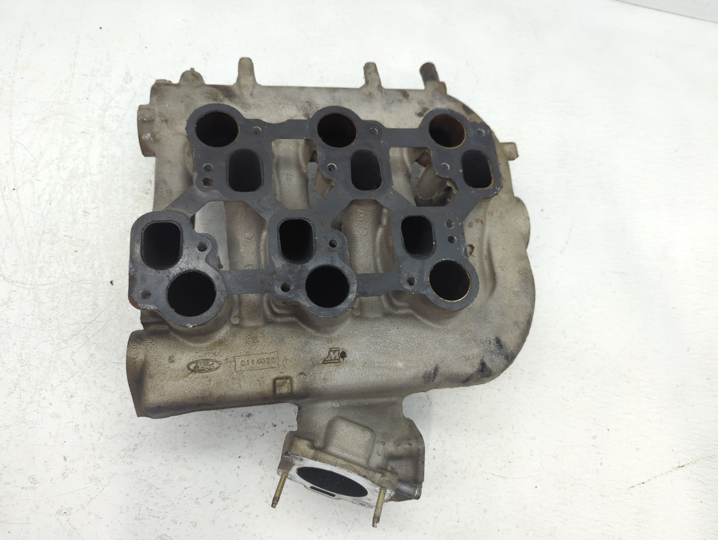 2000 Ford Mustang Valve Cover  636774 - Oemusedautoparts1.com