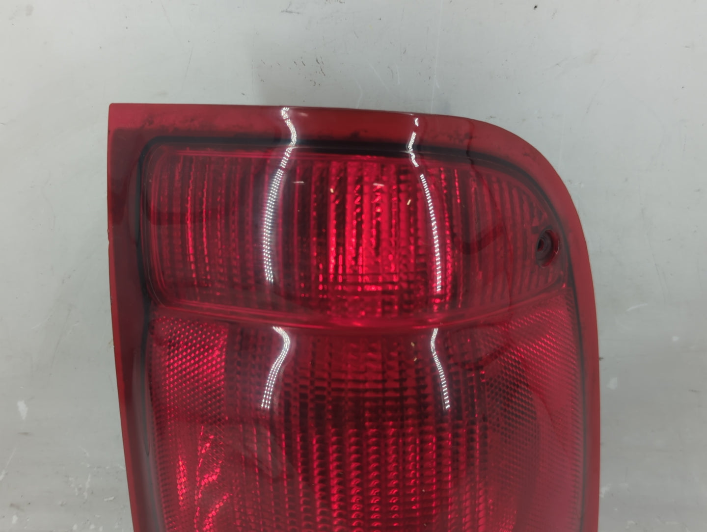 2000 Ford Ranger Tail Light Assembly Passenger Right OEM P/N:F87X-13440-B Fits OEM Used Auto Parts - Oemusedautoparts1.com