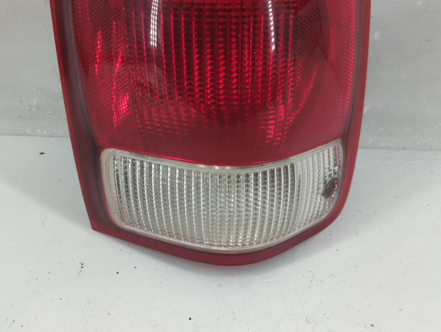 2000 Ford Ranger Tail Light Assembly Passenger Right OEM P/N:F87X-13440-B Fits OEM Used Auto Parts - Oemusedautoparts1.com