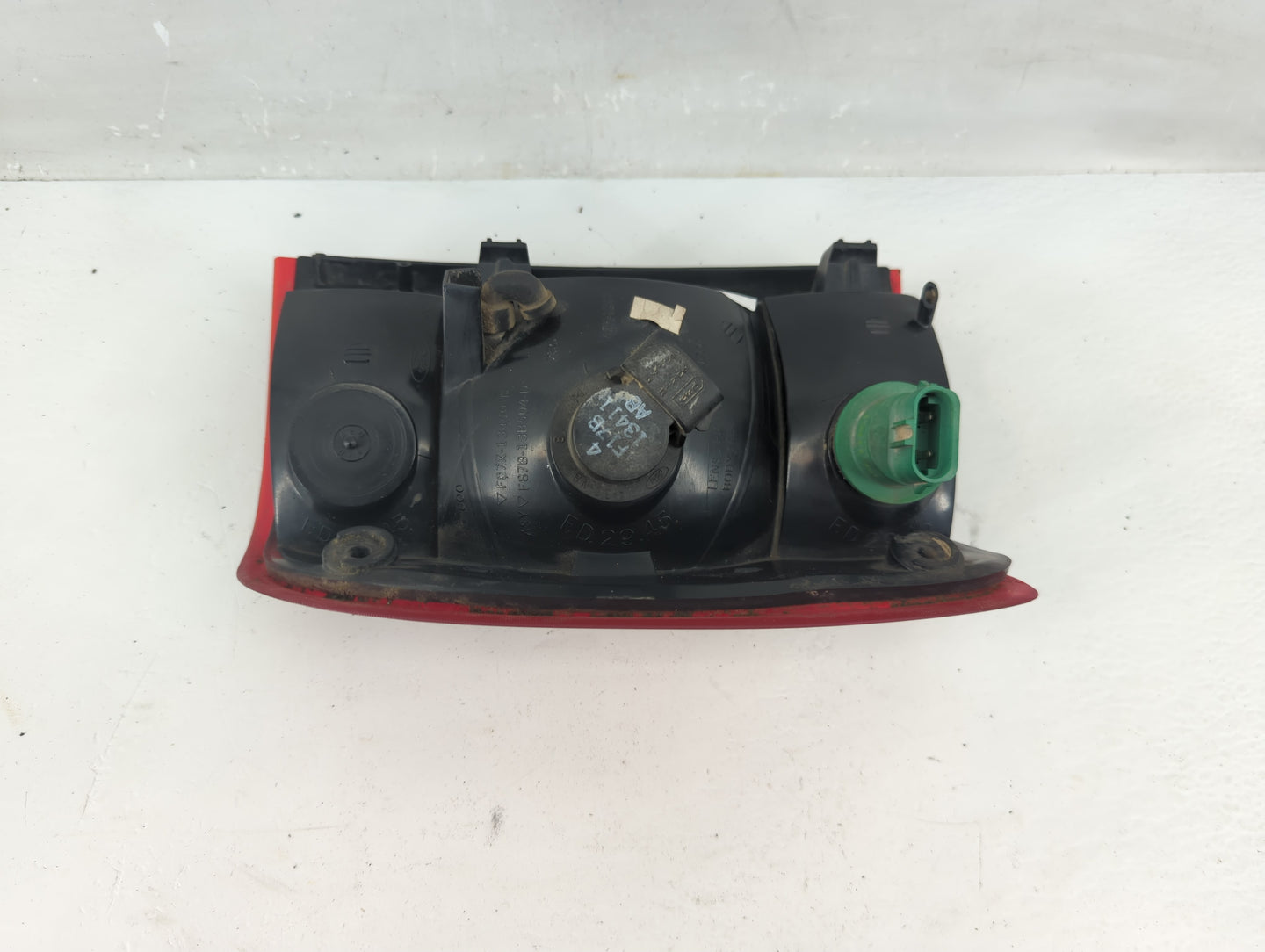 2000 Ford Ranger Tail Light Assembly Passenger Right OEM P/N:F87X-13440-B Fits OEM Used Auto Parts - Oemusedautoparts1.com