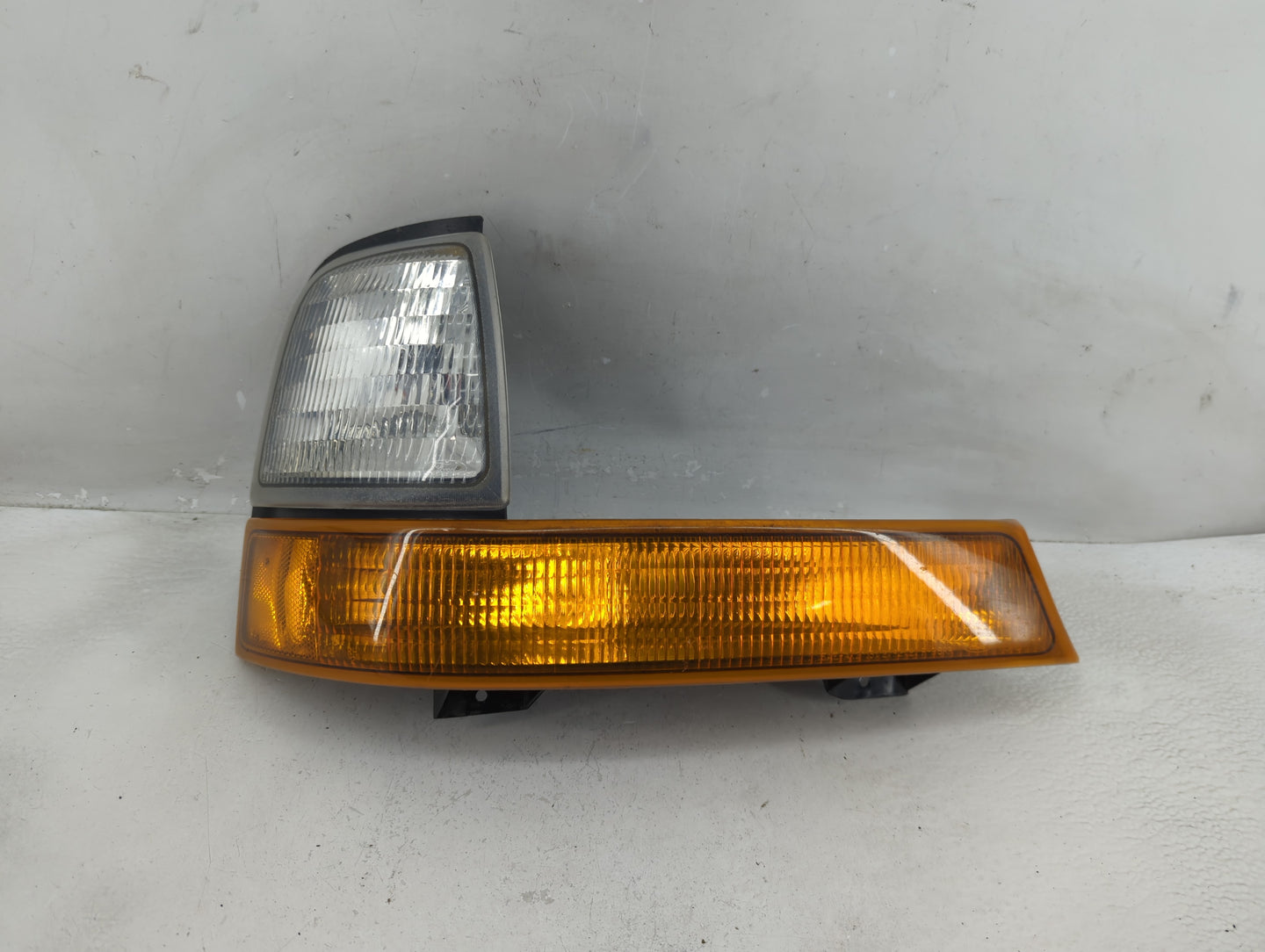 1999-2000 Ford Ranger Passenger Right Oem Front Light Lamp - Oemusedautoparts1.com