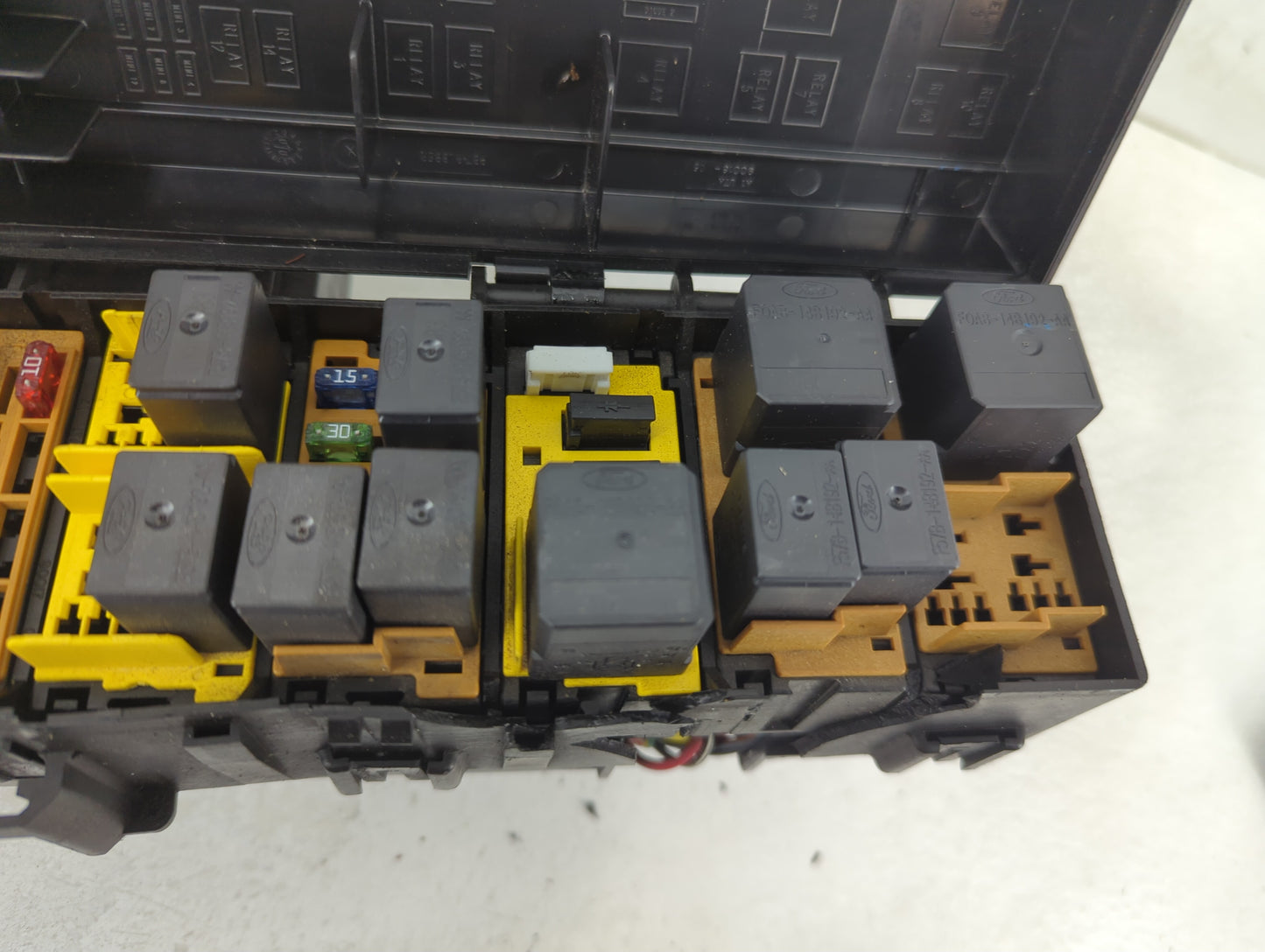 2000-2003 Ford Ranger Fusebox Fuse Box Panel Relay Module P/N:A1UTA90018-05 Fits Fits 2000 2001 2002 2003 OEM Used Auto Part