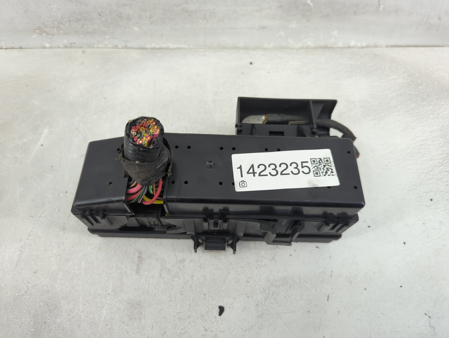 2000-2003 Ford Ranger Fusebox Fuse Box Panel Relay Module P/N:A1UTA90018-05 Fits Fits 2000 2001 2002 2003 OEM Used Auto Part