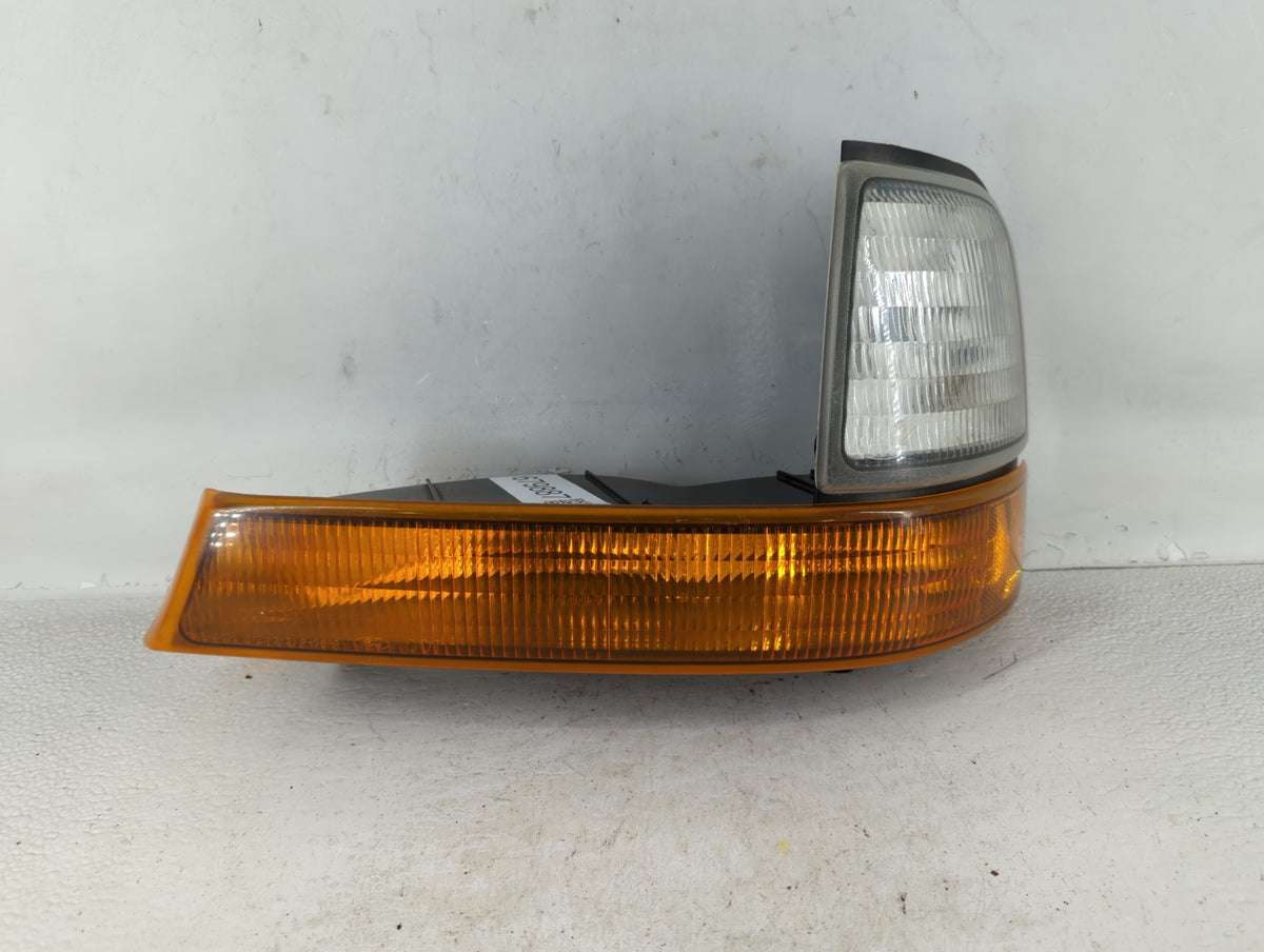 1998-2000 Ford Ranger  SINGNAL LIGHT - Oemusedautoparts1.com