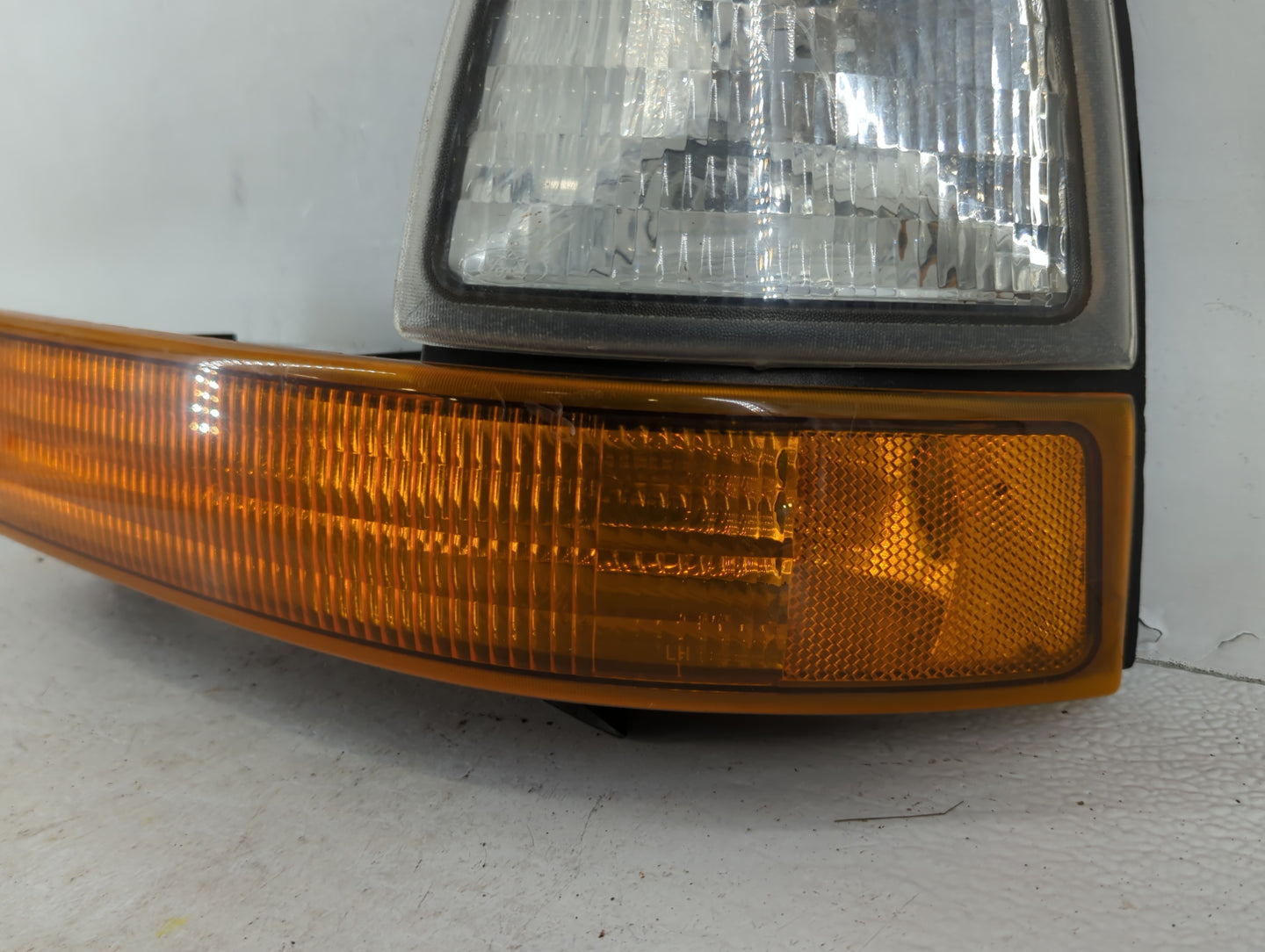 1998-2000 Ford Ranger  SINGNAL LIGHT - Oemusedautoparts1.com