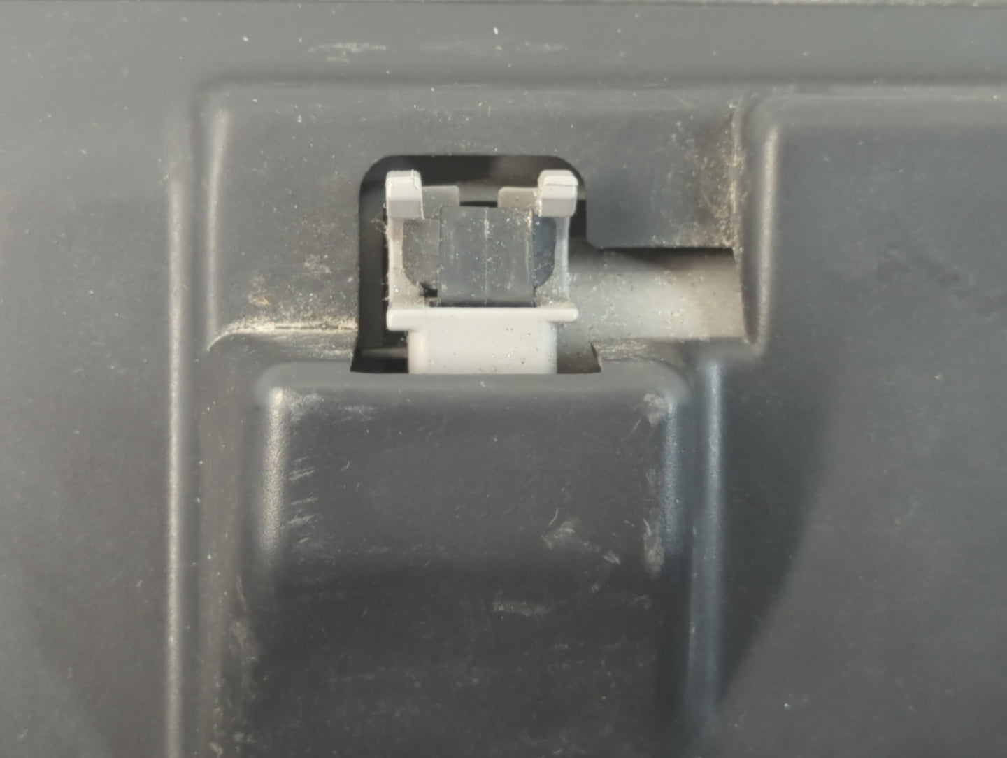 2000 Ford Ranger Passenger Glove Box Door Storage Compartment - Oemusedautoparts1.com