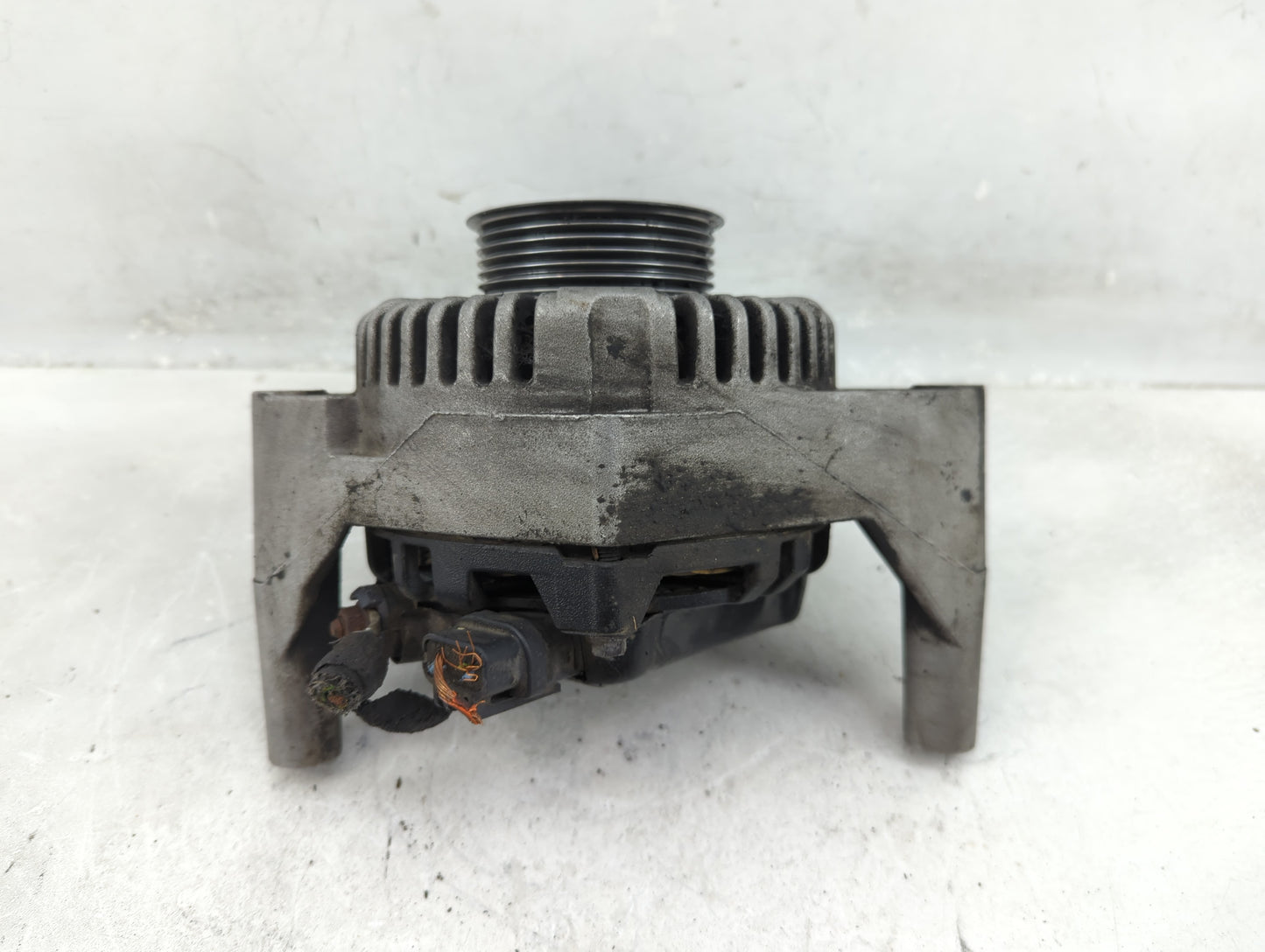 2000-2001 Ford Taurus Alternator Replacement Generator Charging Assembly Engine OEM Fits Fits 2000 2001 OEM Used Auto Parts 