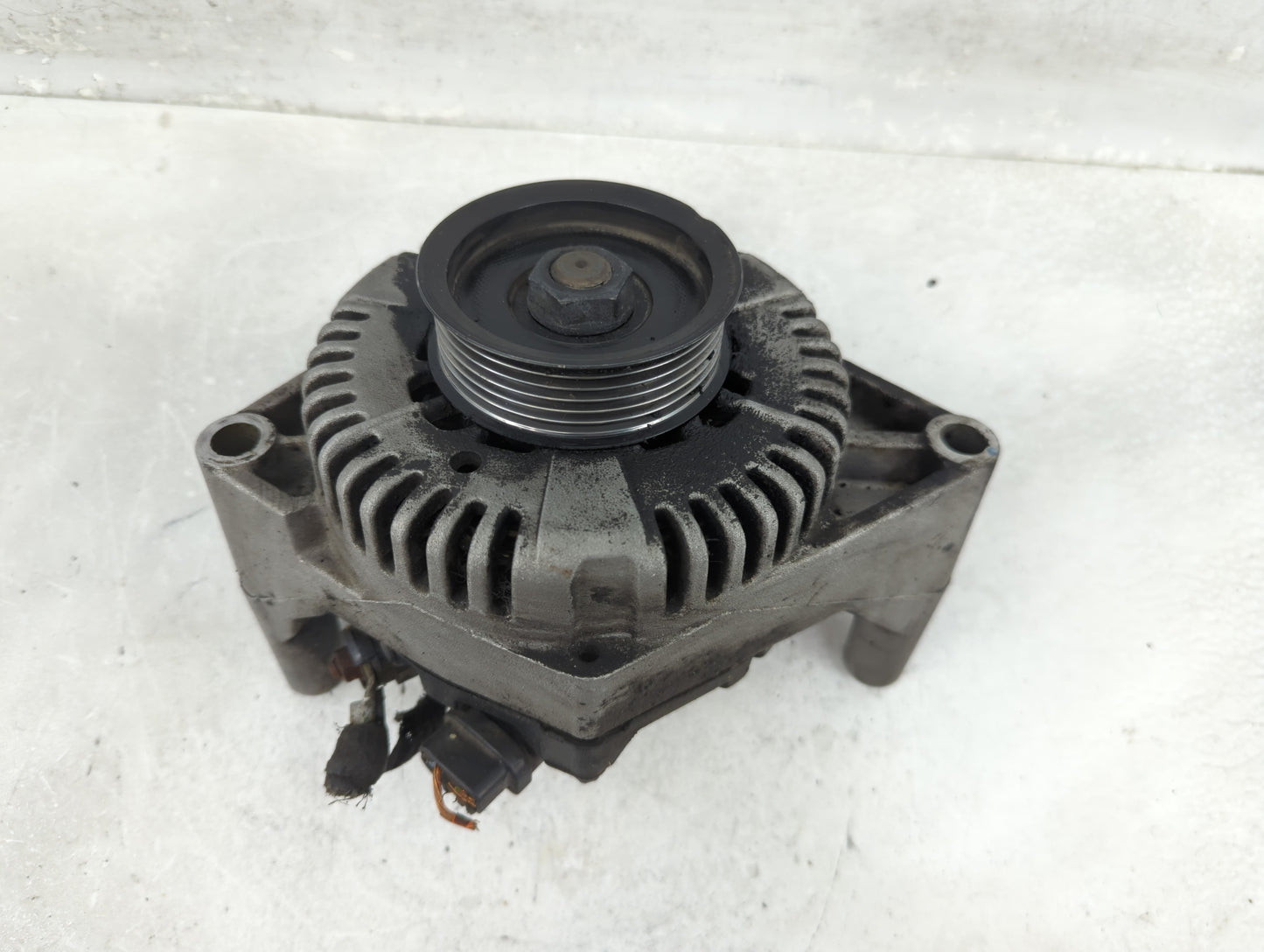 2000-2001 Ford Taurus Alternator Replacement Generator Charging Assembly Engine OEM Fits Fits 2000 2001 OEM Used Auto Parts 
