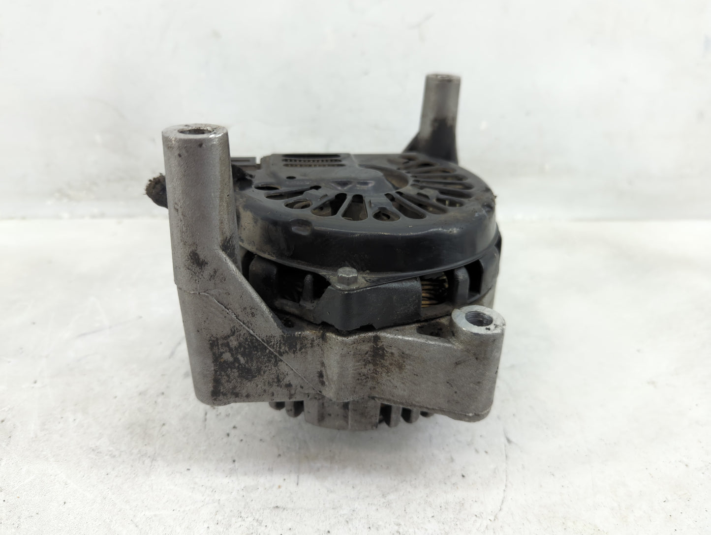 2000-2001 Ford Taurus Alternator Replacement Generator Charging Assembly Engine OEM Fits Fits 2000 2001 OEM Used Auto Parts 
