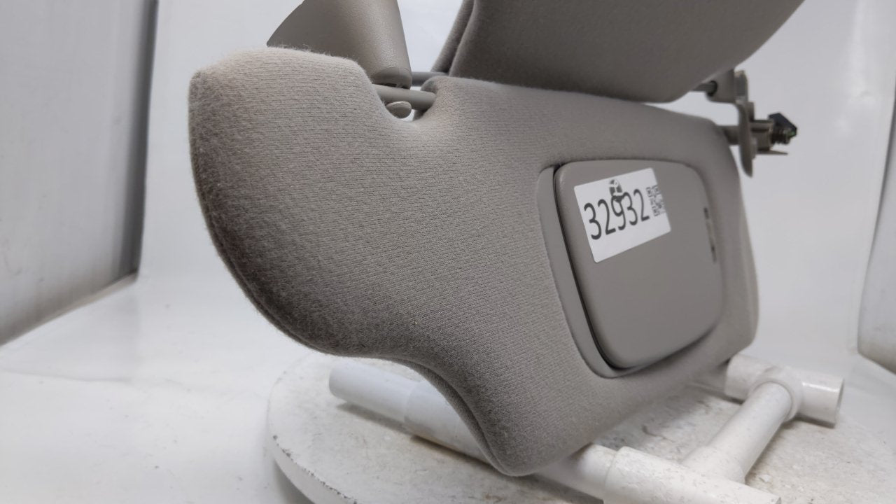 2000 Ford Taurus Sun Visor Shade Replacement Passenger Right Mirror Fits OEM Used Auto Parts - Oemusedautoparts1.com