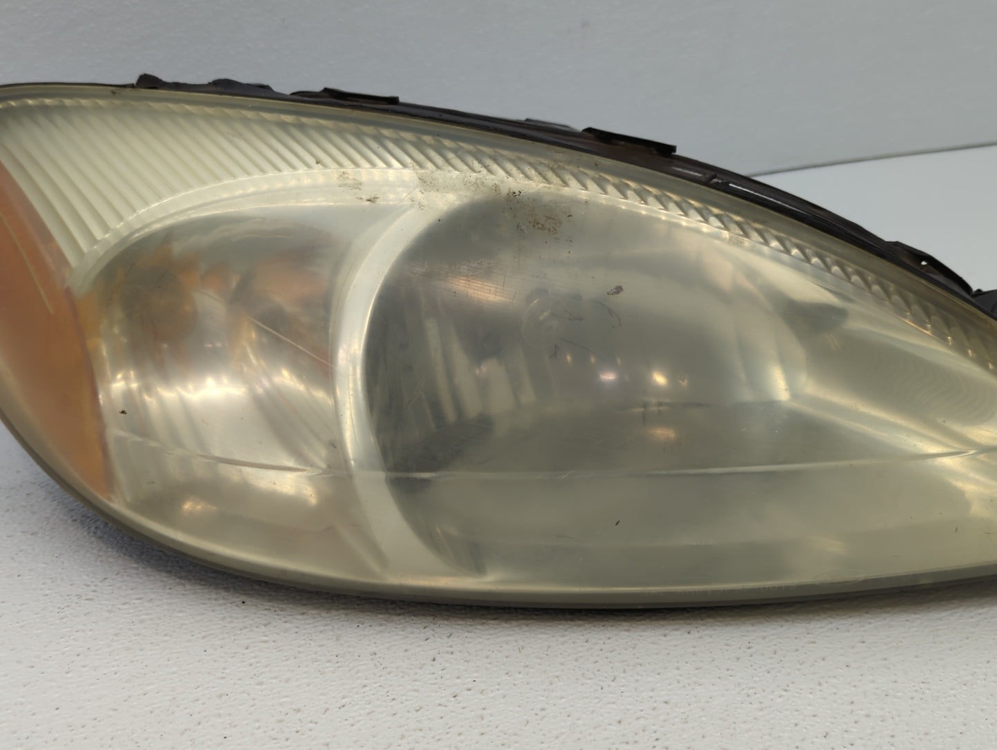 2000-2007 Ford Taurus Passenger Right Oem Head Light Headlight Lamp - Oemusedautoparts1.com