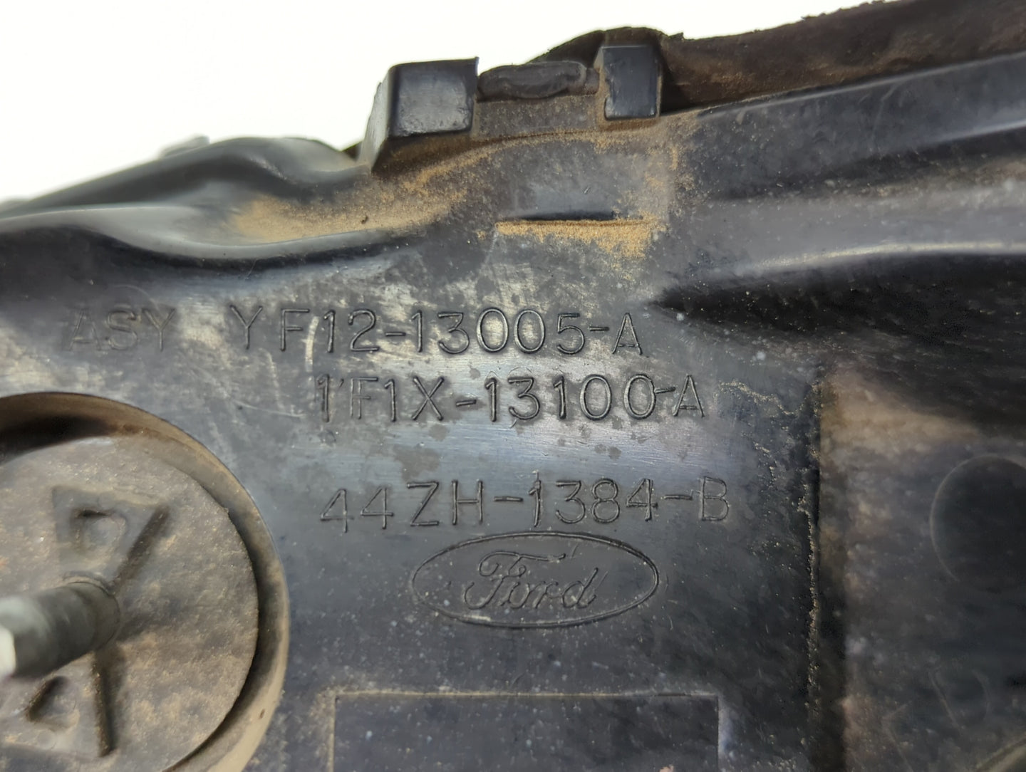 2000-2007 Ford Taurus Passenger Right Oem Head Light Headlight Lamp - Oemusedautoparts1.com