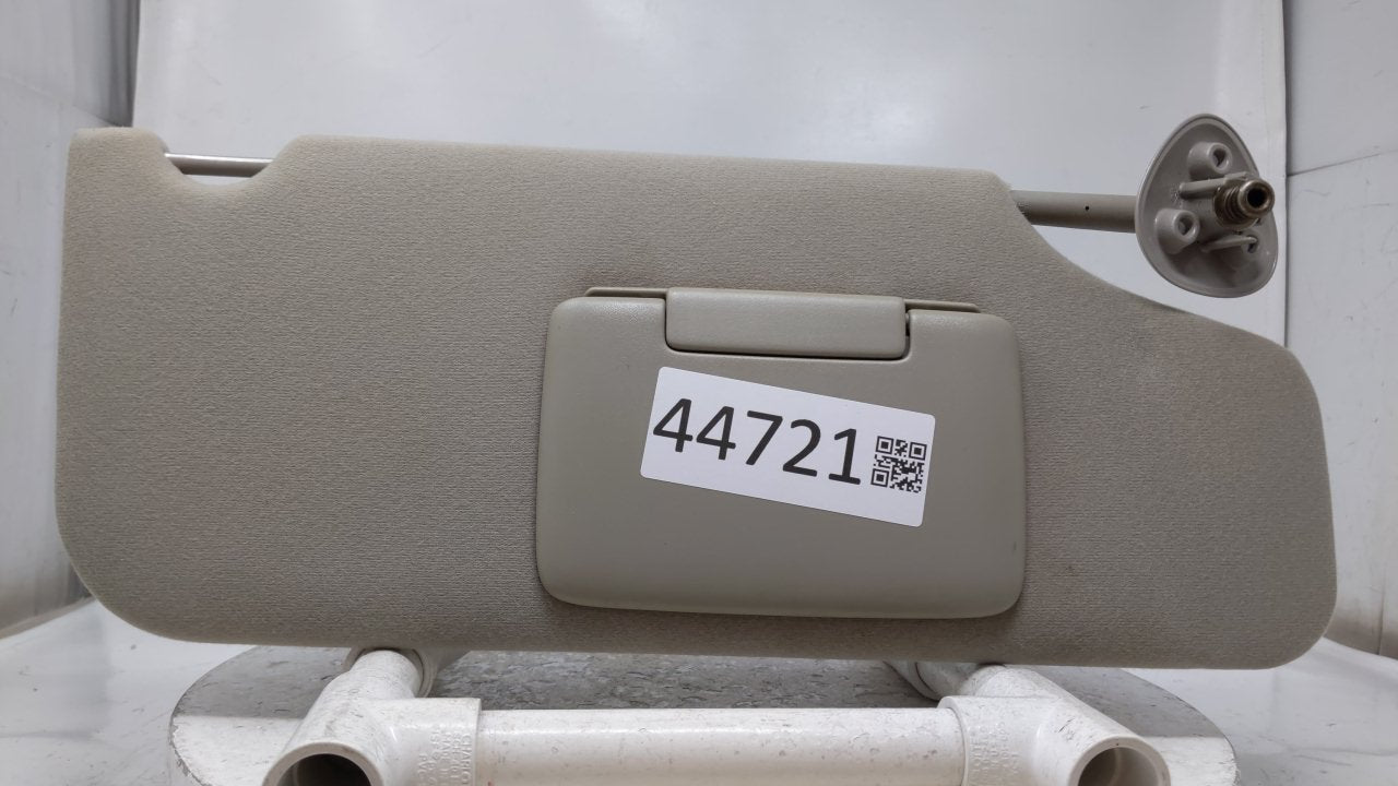 2000 Ford Taurus Sun Visor Shade Replacement Passenger Right Mirror Fits OEM Used Auto Parts - Oemusedautoparts1.com